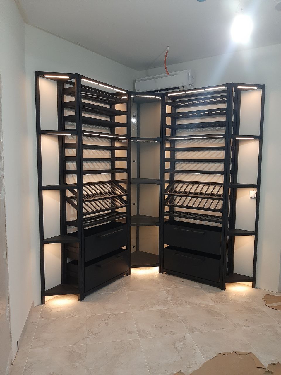 Yantarny Bor wine room